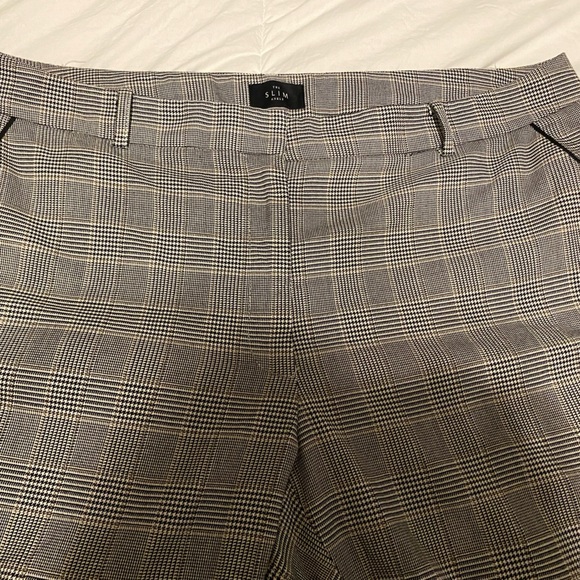 WHBM Neutral Ankle-Length Cropped Pants, EUC - Picture 8 of 11